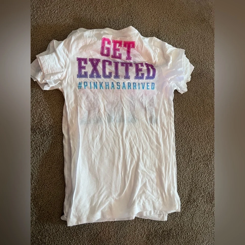 NWOT limited edition Victoria’s Secret PINK tees - Picture 4 of 5